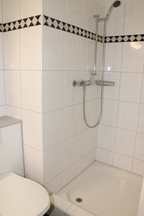 helle, *RENOVIERTE* und grosszügige 2-Zi. Whg. an zentraler Lage 14