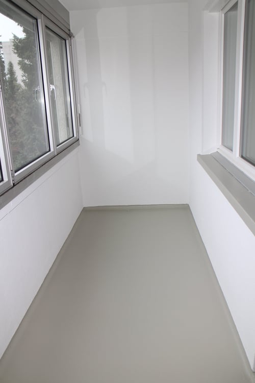 helle, *RENOVIERTE* und grosszügige 2-Zi. Whg. an zentraler Lage 10