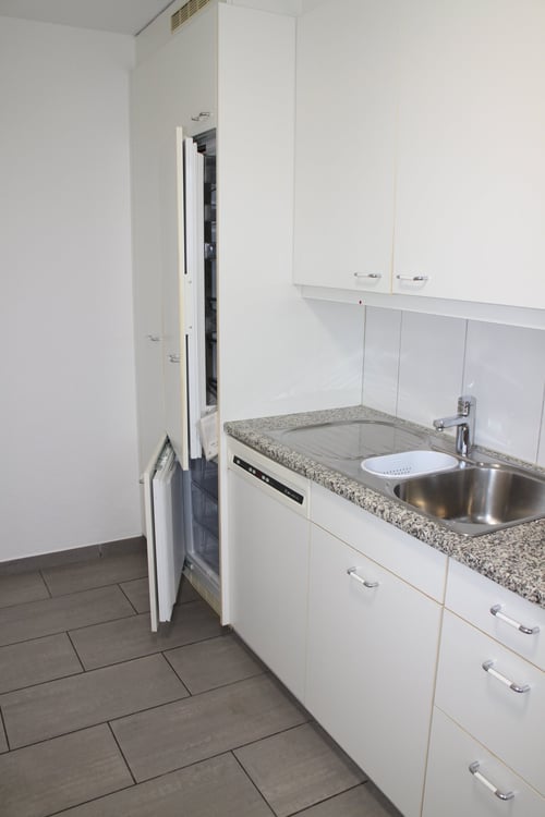 helle, *RENOVIERTE* und grosszügige 2-Zi. Whg. an zentraler Lage 3