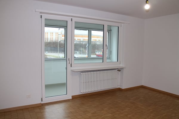 helle, *RENOVIERTE* und grosszügige 2-Zi. Whg. an zentraler Lage 5