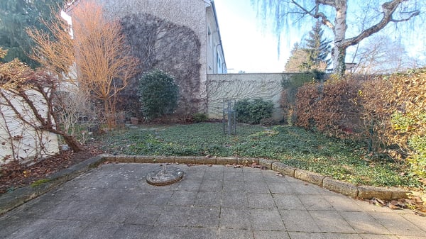 Attraktives renoviertes 5-Zimmer-Reihenhaus mit Garage in Basel 8