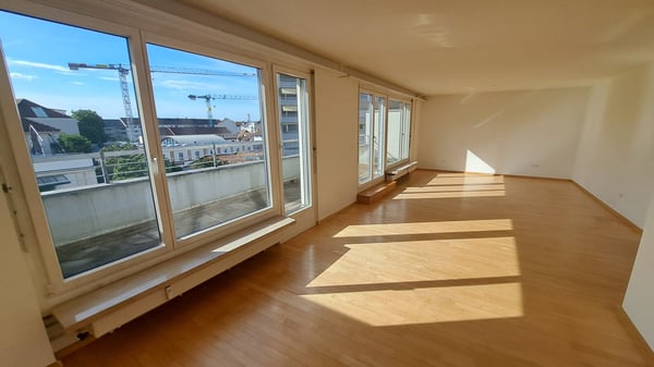 Traumhafte 4.5-Zimmer-Dachwohnung an der Palmenstrasse in Basel 2