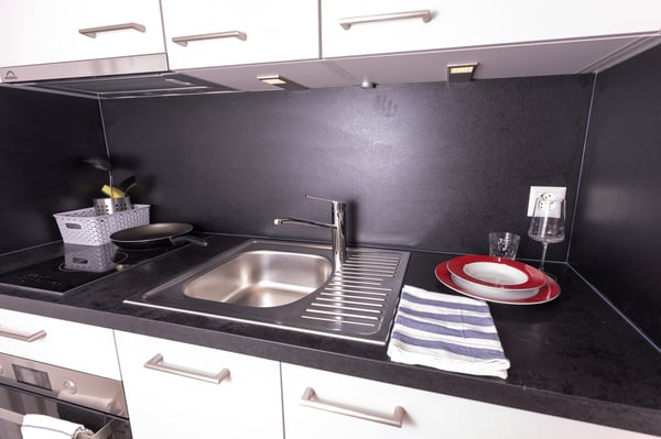 FULLY REFURBISHED: Quiet & central with breath-taking panoramic view on roof deck! 9