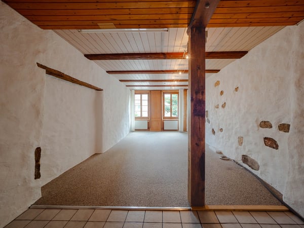 Historisches Altstadthaus mit Wohn- und Gewerbeteil in Nidau 3
