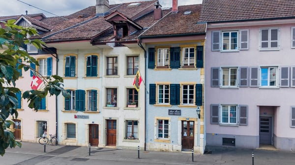 Historisches Altstadthaus mit Wohn- und Gewerbeteil in Nidau 9