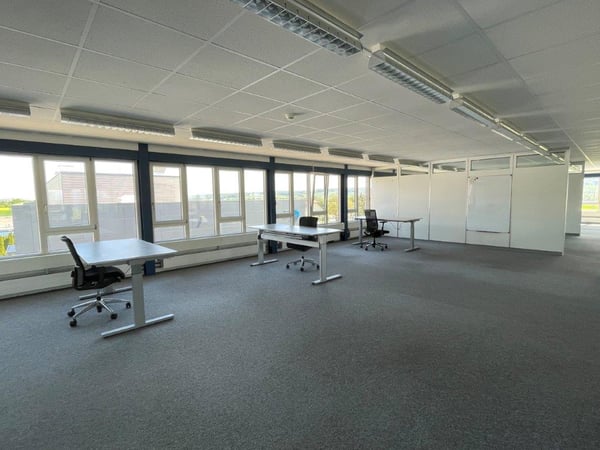 Büro- und Gewerberäumlichkeiten an zentraler Lage 1