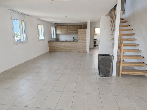 Moderne 3.5-Zimmer-Duplex-Wohnung in Leuzigen 2