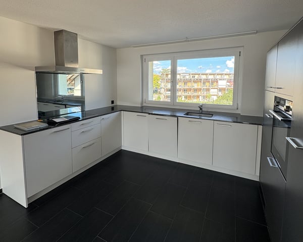 Geräumige 2.5-Zimmer-Wohnung mit Balkon in Langenthal 2