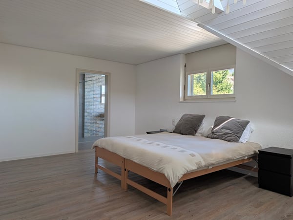 Wunderbares Einfamilienhaus mit Pool und Doppelgarage 8