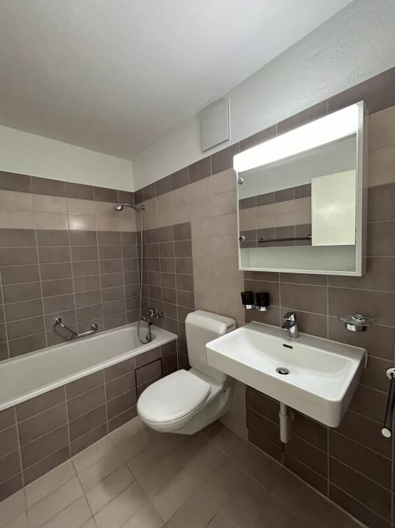 2.5-Zimmerwohnung an ruhiger Lage mit B…