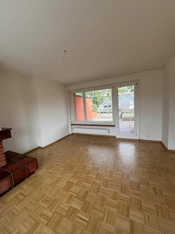Dachterrassenwohnung mitten in Reinach mit Cheminée 7