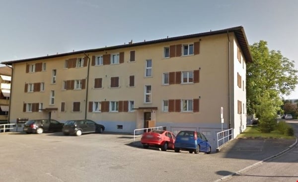 Einzelgarage nähe Tramhaltestelle Landhof in Reinach - zu vermieten! 2