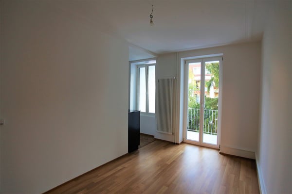Charmante 4-Zimmer-Maisonette-Wohnung mit Ofen in Basel 6
