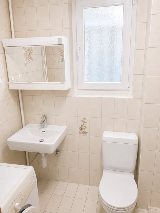 Schöne 2-Zimmer-Wohnung an zentraler Lage mit grossem Balkon 9