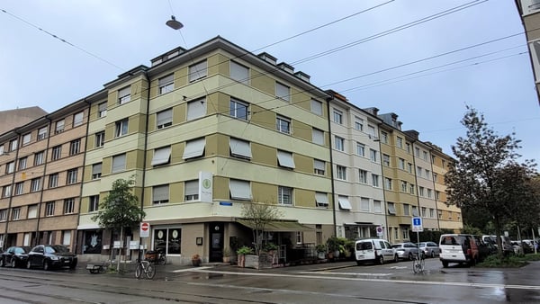 Schöne 2-Zimmer-Wohnung an zentraler Lage mit grossem Balkon 15