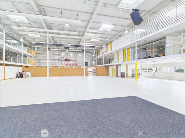 Verkaufs- und Bürofläche im Erdgeschoss im Industriequartier 6