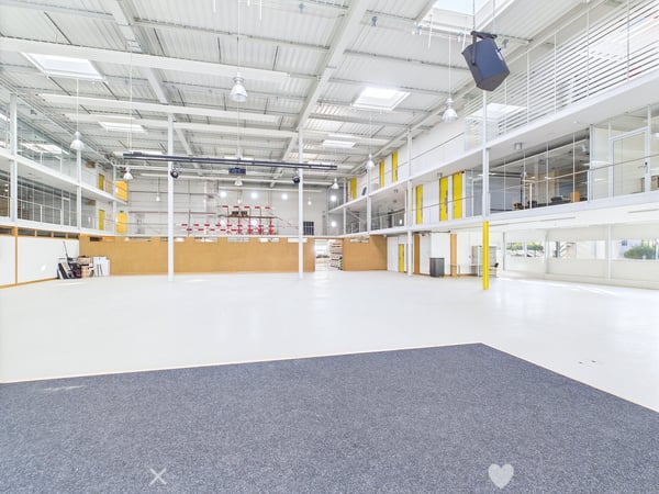 Verkaufs- und Bürofläche im Erdgeschoss im Industriequartier 6