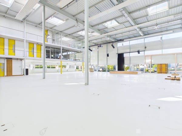 Verkaufs- und Bürofläche im Erdgeschoss im Industriequartier 2