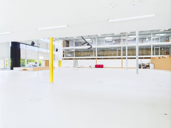 Verkaufs- und Bürofläche im Erdgeschoss im Industriequartier 8