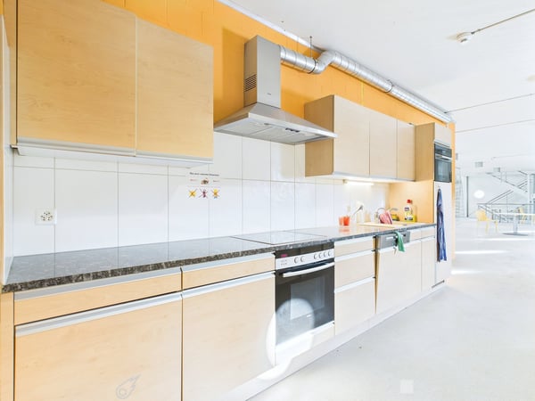 Verkaufsfläche und Büroräumlichkeiten im Industriequartier ab 144m2-686m2 2