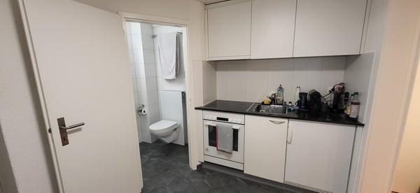 Möchten Sie zentral wohnen? 2.5 Zimmerwohnung, 2. OG rechts 12