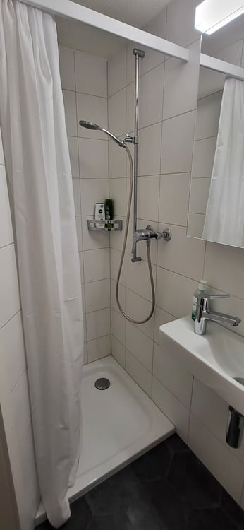 Möchten Sie zentral wohnen? 2.5 Zimmerwohnung, 2. OG rechts 16