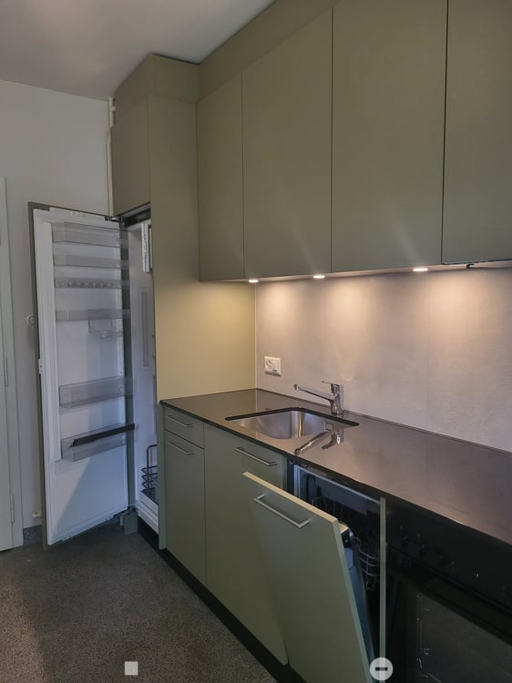 Helle 4-Zimmer-Wohnung mit Balkon an der General-Dufour-Strasse in Biel 1