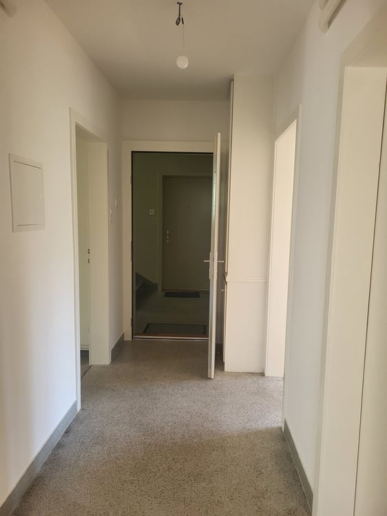 Helle 3-Zimmer-Wohnung mit Balkon an der General-Dufour-Strasse in Biel 8