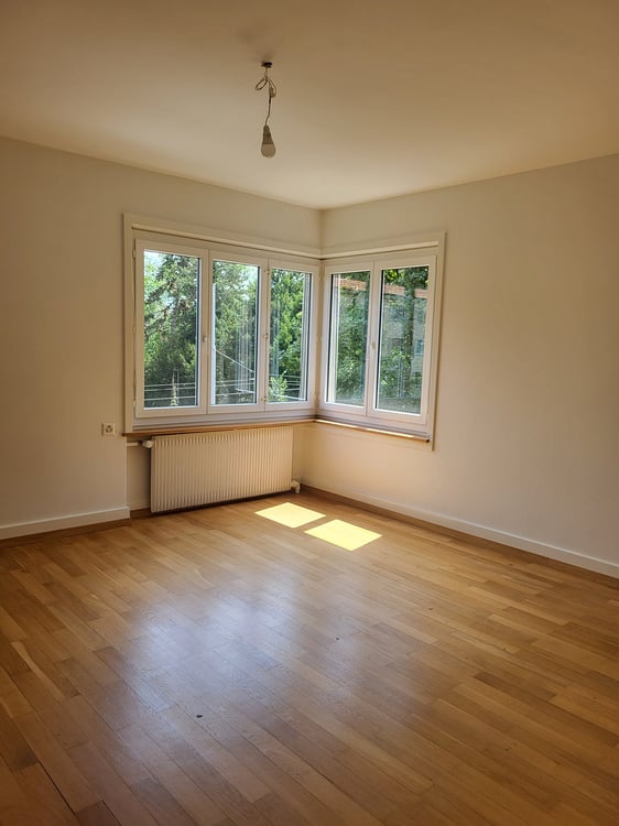 Helle 3-Zimmer-Wohnung mit Balkon an der General-Dufour-Strasse in Biel 4