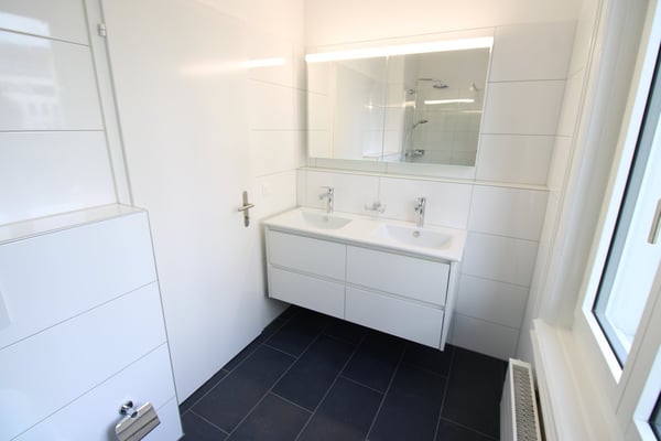 Grosse 4½-Zimmerwohnung mit Balkon in Jugendstilhaus nahe Bahnhof 9