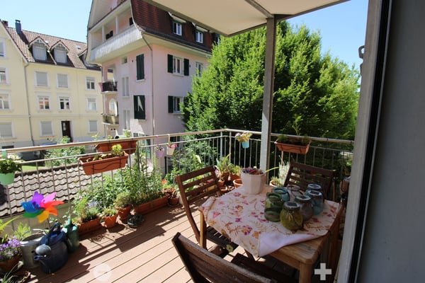 Grosse 4½-Zimmerwohnung mit Balkon in Jugendstilhaus nahe Bahnhof 6