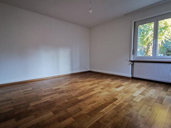 Helle 2-Zimmer-Wohnung mit Balkon an der General-Dufour-Strasse in Biel 7