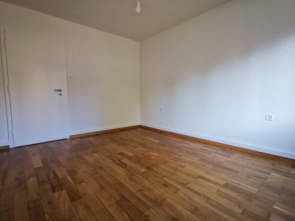 Helle 3-Zimmer-Wohnung mit Balkon an der General-Dufour-Strasse in Biel 10