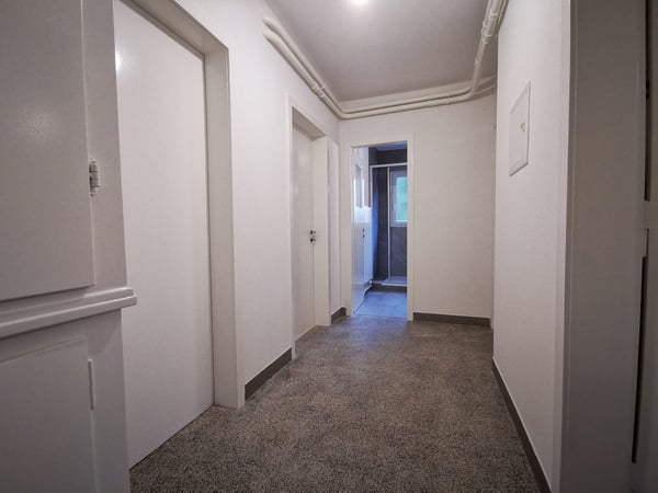 Helle 2-Zimmer-Wohnung mit Balkon an der General-Dufour-Strasse in Biel 6