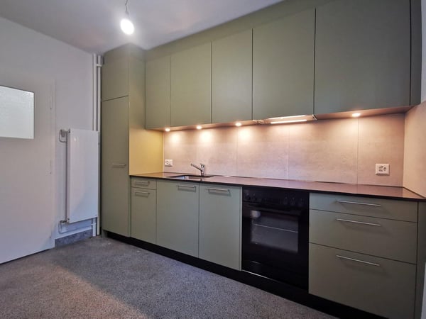 Helle 2-Zimmer-Wohnung mit Balkon an der General-Dufour-Strasse in Biel 2