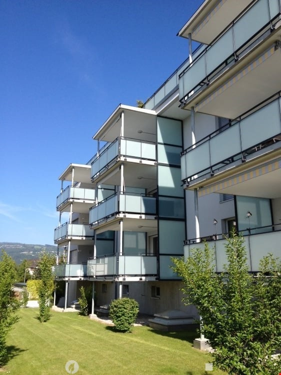 Moderne 3.5-Zimmerwohnung mit Balkon 1