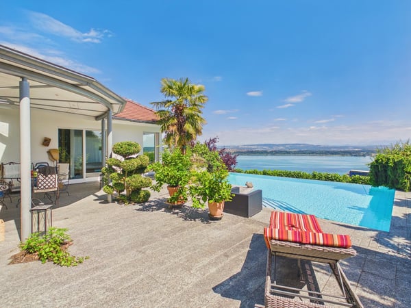 Exklusive Villa mit Pool und Seesicht in Ligerz 6