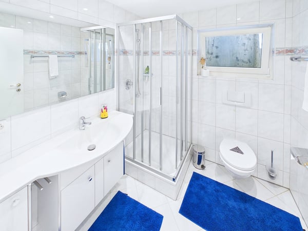 Exklusive Villa mit Pool und Seesicht in Ligerz 16