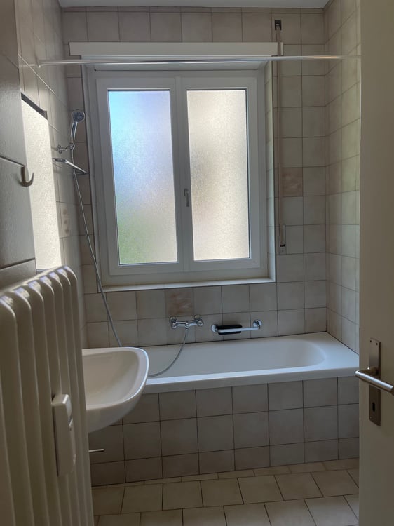 Tolle 4.5-Zimmer-Wohnung im Altbau an der General-Dufour-Strasse in Biel 9