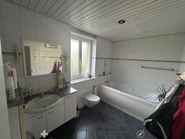 In 2-Familenhaus mit Garten- und Poolnutzung 4