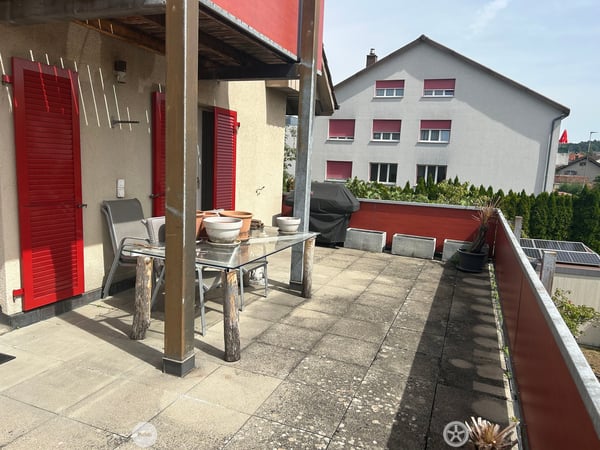 In 2-Familenhaus mit Garten- und Poolnutzung 1