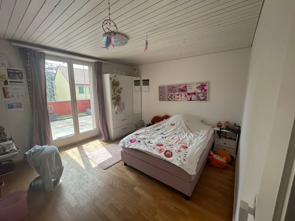 In 2-Familenhaus mit Garten- und Poolnutzung 9