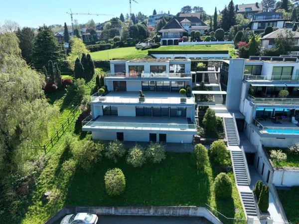Riesige Terrasse mit atemberaubender Aussicht an bevorzugter Lage