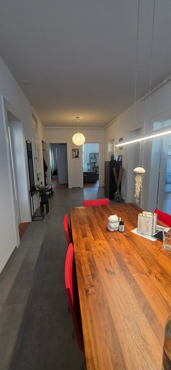 2-Zimmerwohnung mit 3 Balkonen und hohen Decken 6