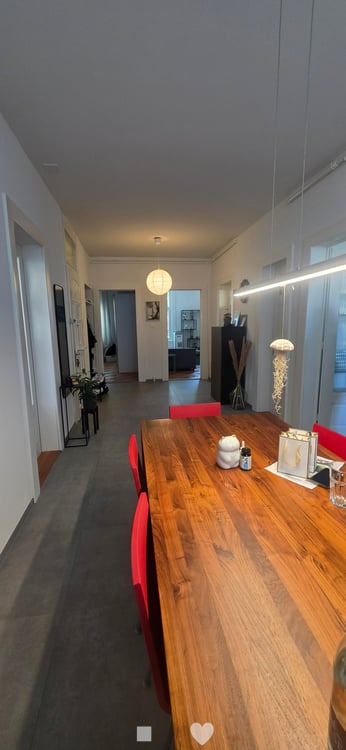 4-Zimmerwohnung mit 3 Balkonen und hohen Decken 6