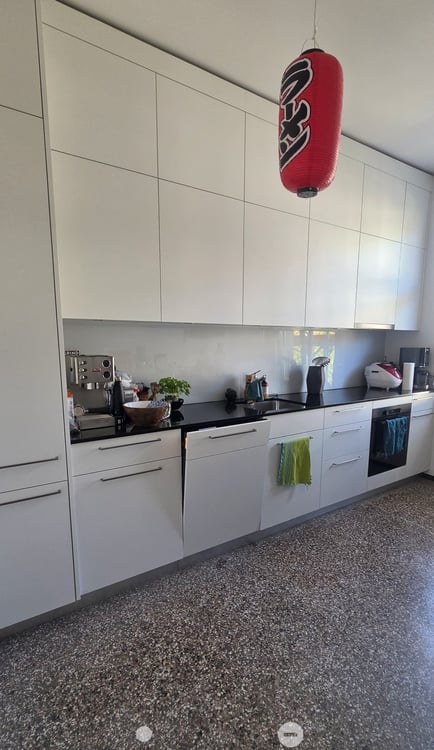 2-Zimmerwohnung mit 3 Balkonen und hohen Decken 1