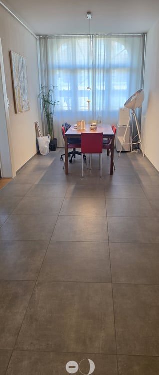 4-Zimmerwohnung mit 3 Balkonen und hohen Decken 4