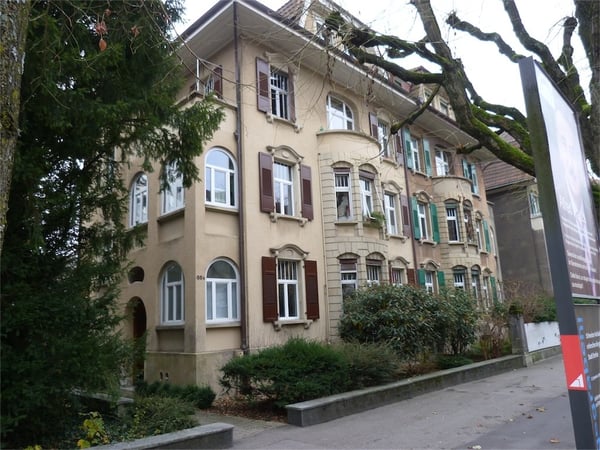 4-Zimmerwohnung mit 3 Balkonen und hohen Decken 23