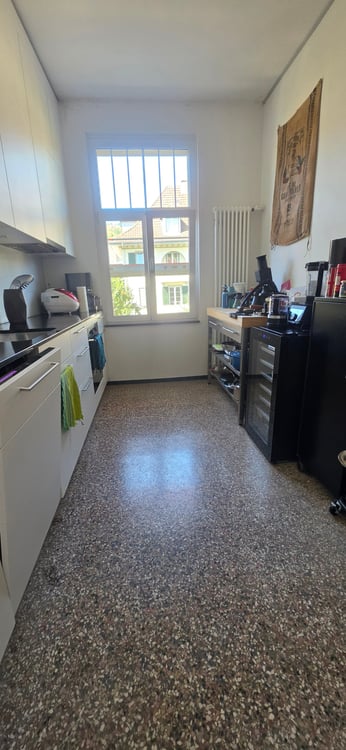 4-Zimmerwohnung mit 3 Balkonen und hohen Decken 15