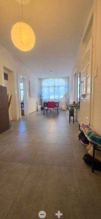 4-Zimmerwohnung mit 3 Balkonen und hohen Decken 5